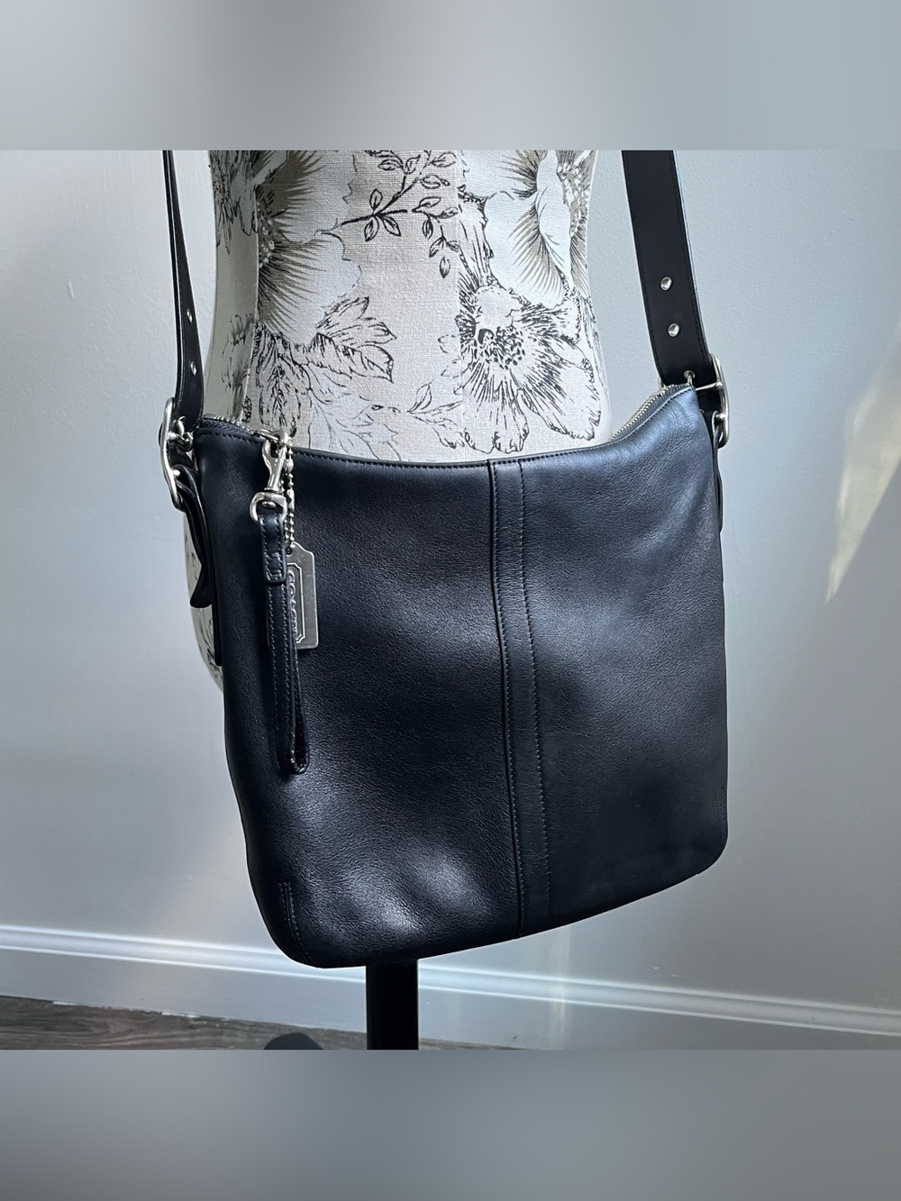 Vintage Y2K Coach 9326 Legacy Slim Duffle Black Leather Shoulder Crossbody Bag